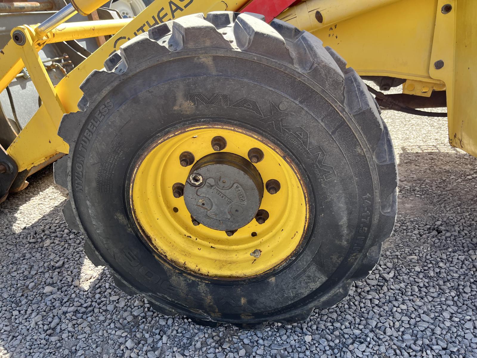 ./imagenes/INVOICE/2019/16356/RETROEXCAVADORA NEW HOLLAND LB75B (13).JPG